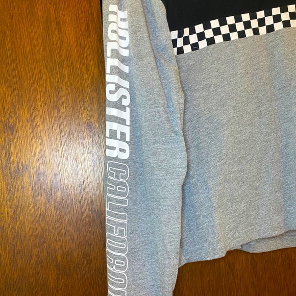 Women’s Hollister checkerboard crop long sleeve - Picture 2 of 5